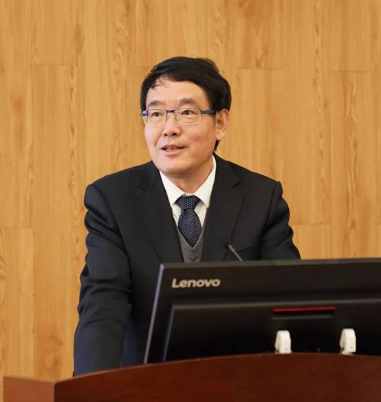 星空网页版官网注册入口在公共教学楼举