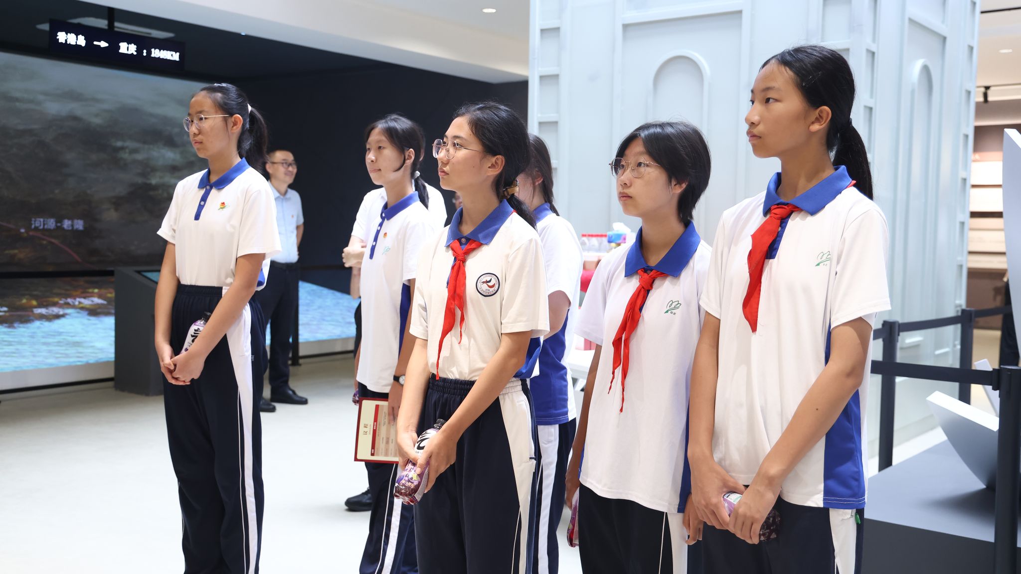 中共深圳市委党史文献研究室