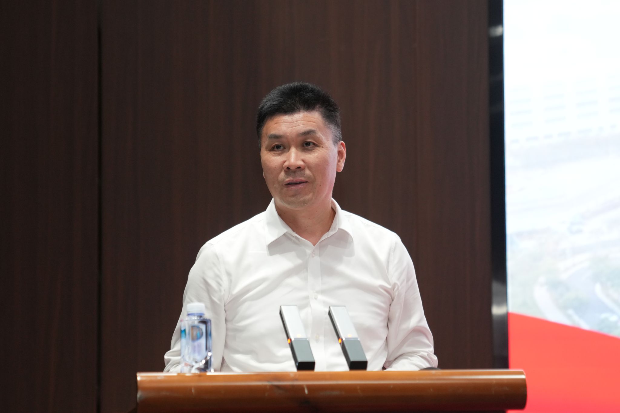 星空网页版官网平台介绍在行政楼C3-