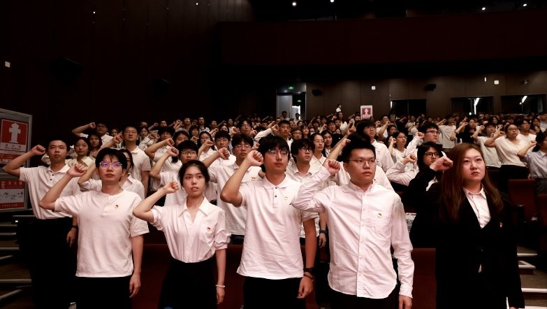 陈秋明在讲话中代表星空网页版官网新手